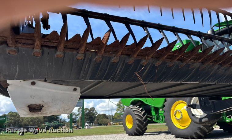 image for item EC3843 2018 MacDon FD75-D flex draper head