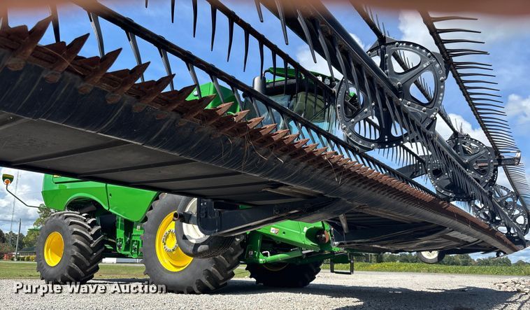 image for item EC3843 2018 MacDon FD75-D flex draper head