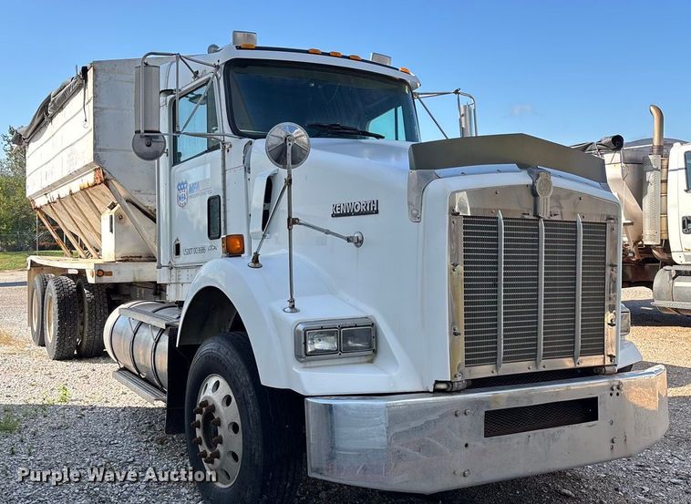 image for item ED2257 2000 Kenworth T800 fertilizer delivery truck
