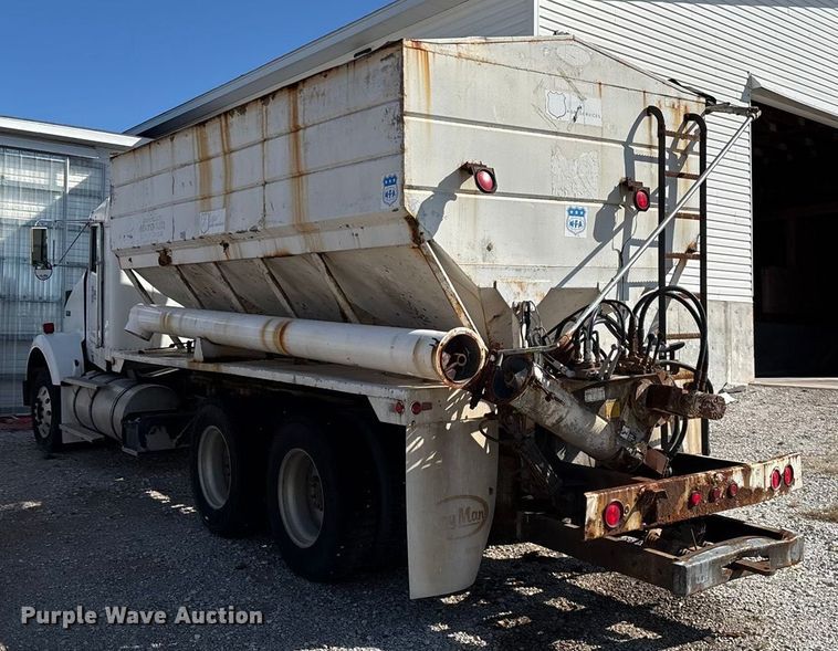image for item ED2257 2000 Kenworth T800 fertilizer delivery truck