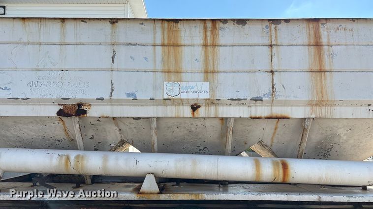 image for item ED2257 2000 Kenworth T800 fertilizer delivery truck