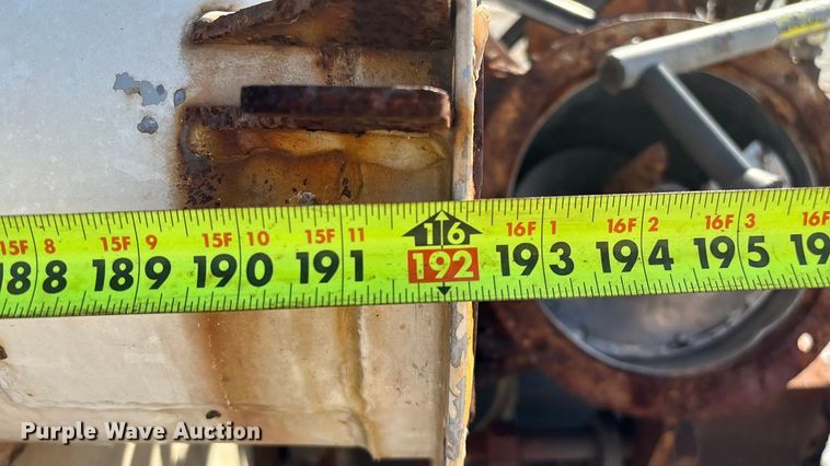 image for item ED2257 2000 Kenworth T800 fertilizer delivery truck