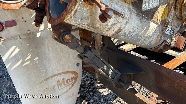 image for item ED2257 2000 Kenworth T800 fertilizer delivery truck