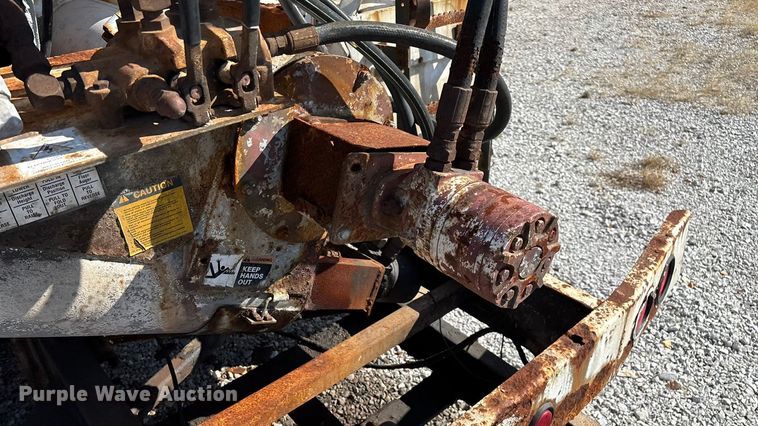 image for item ED2257 2000 Kenworth T800 fertilizer delivery truck