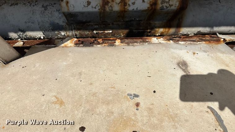 image for item ED2257 2000 Kenworth T800 fertilizer delivery truck