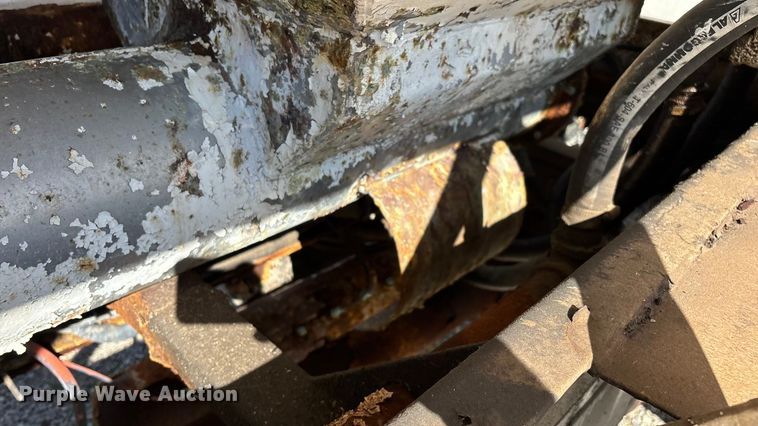 image for item ED2257 2000 Kenworth T800 fertilizer delivery truck