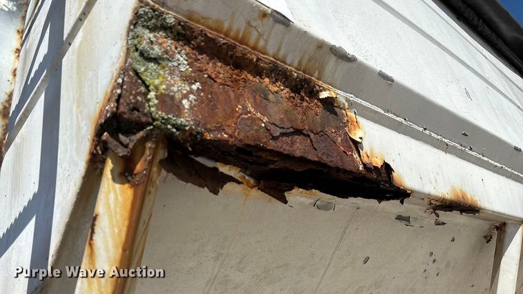 image for item ED2257 2000 Kenworth T800 fertilizer delivery truck