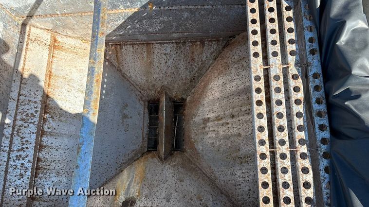 image for item ED2257 2000 Kenworth T800 fertilizer delivery truck