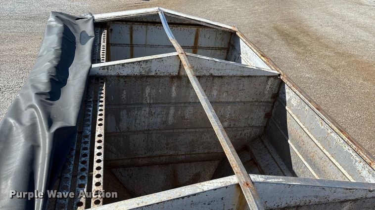 image for item ED2257 2000 Kenworth T800 fertilizer delivery truck