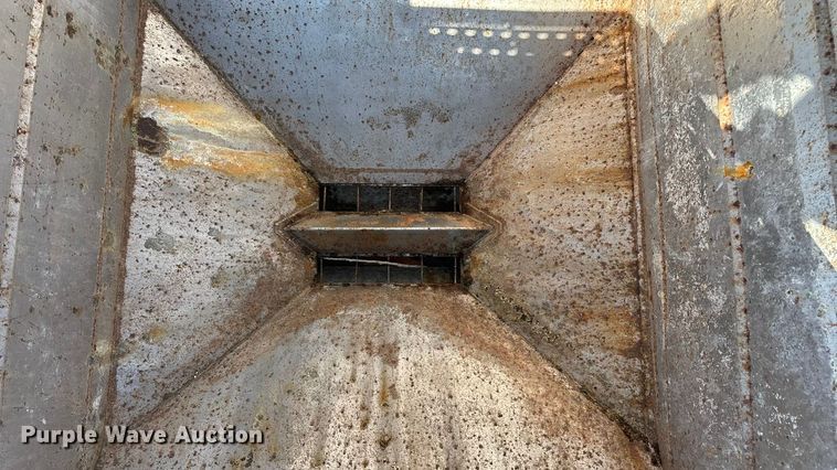 image for item ED2257 2000 Kenworth T800 fertilizer delivery truck