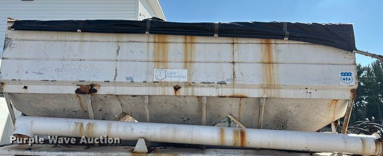 image for item ED2257 2000 Kenworth T800 fertilizer delivery truck