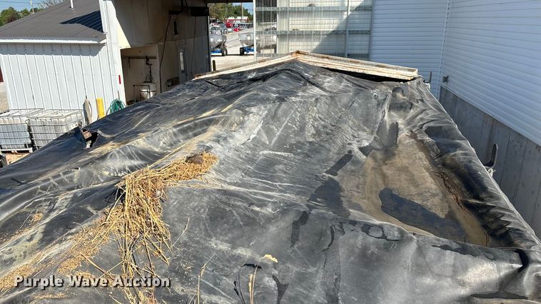 image for item ED2257 2000 Kenworth T800 fertilizer delivery truck