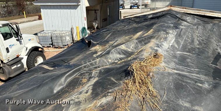 image for item ED2257 2000 Kenworth T800 fertilizer delivery truck