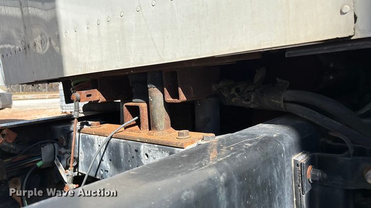 image for item ED2257 2000 Kenworth T800 fertilizer delivery truck