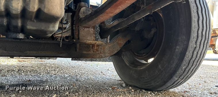 image for item ED2257 2000 Kenworth T800 fertilizer delivery truck