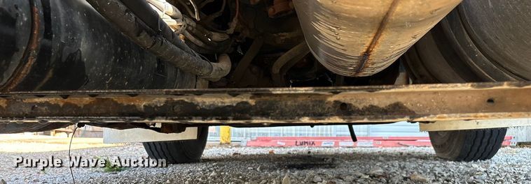 image for item ED2257 2000 Kenworth T800 fertilizer delivery truck