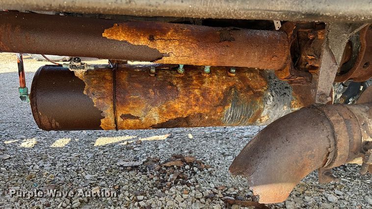 image for item ED2257 2000 Kenworth T800 fertilizer delivery truck