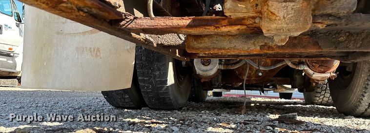 image for item ED2257 2000 Kenworth T800 fertilizer delivery truck