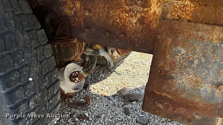 image for item ED2257 2000 Kenworth T800 fertilizer delivery truck