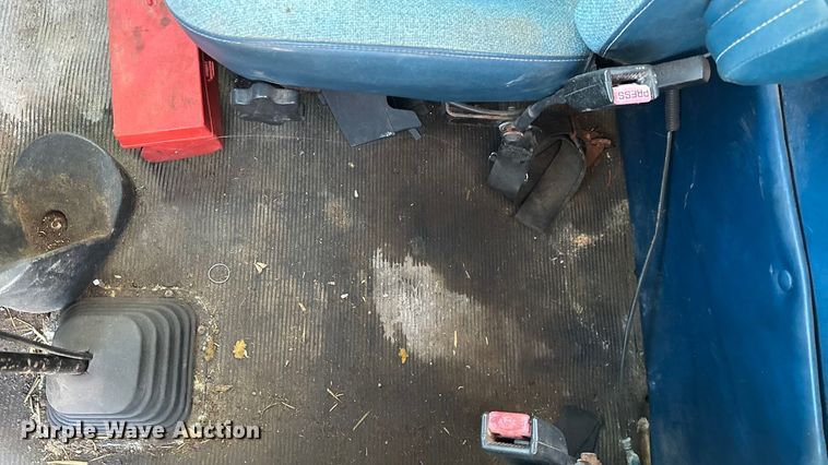 image for item ED2257 2000 Kenworth T800 fertilizer delivery truck