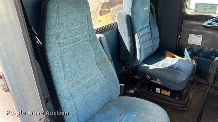 image for item ED2257 2000 Kenworth T800 fertilizer delivery truck