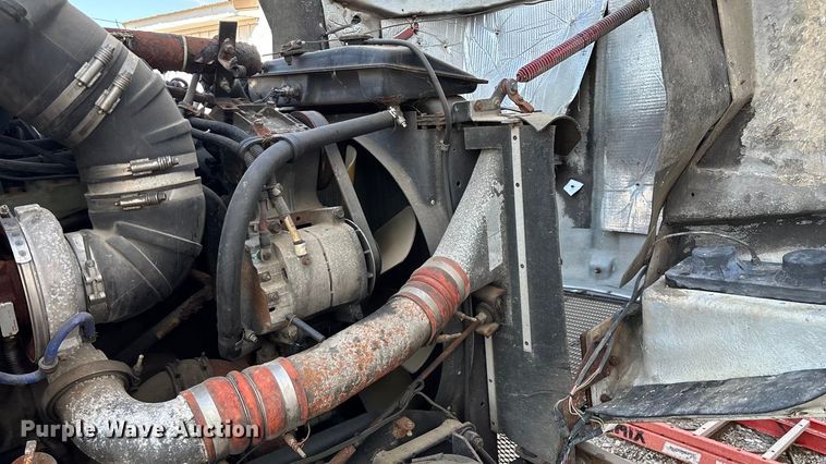 image for item ED2257 2000 Kenworth T800 fertilizer delivery truck