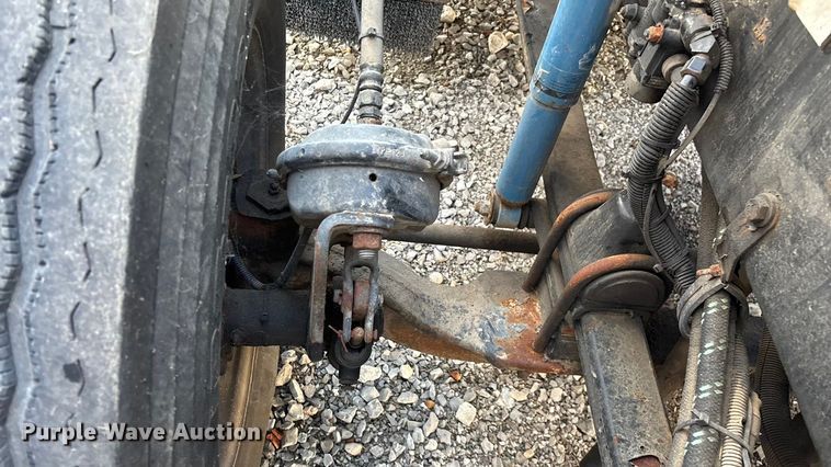 image for item ED2257 2000 Kenworth T800 fertilizer delivery truck