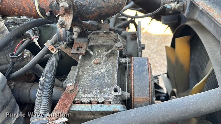 image for item ED2257 2000 Kenworth T800 fertilizer delivery truck