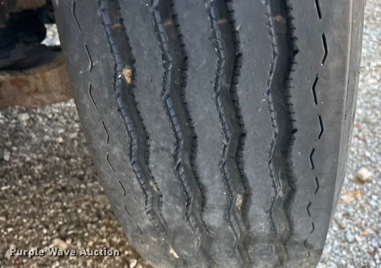 image for item ED2257 2000 Kenworth T800 fertilizer delivery truck