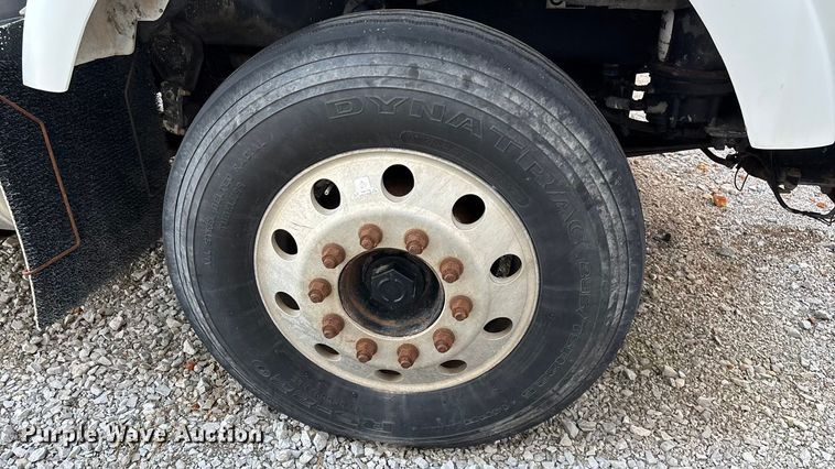 image for item ED2257 2000 Kenworth T800 fertilizer delivery truck