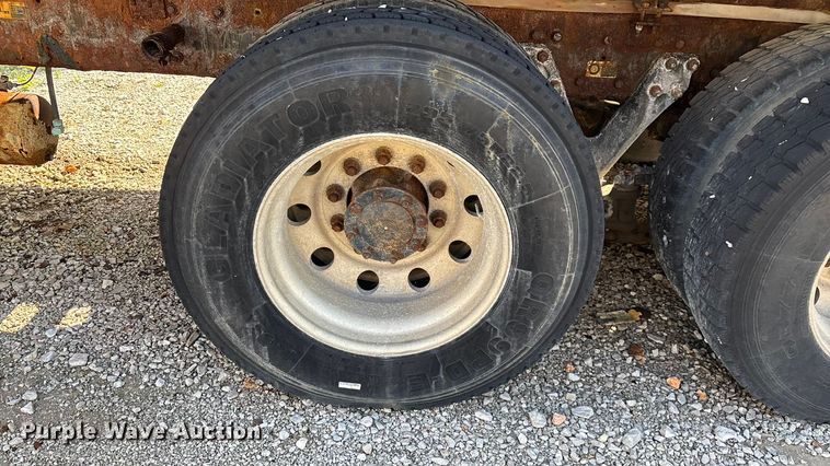 image for item ED2257 2000 Kenworth T800 fertilizer delivery truck