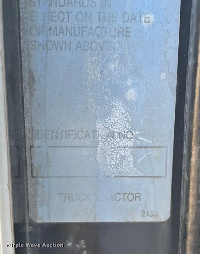 image for item ED2257 2000 Kenworth T800 fertilizer delivery truck