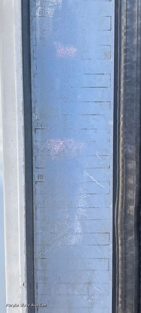 image for item ED2257 2000 Kenworth T800 fertilizer delivery truck