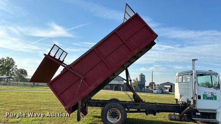 image for item ED2261 1996 Freightliner FL70 Business Class silage truck