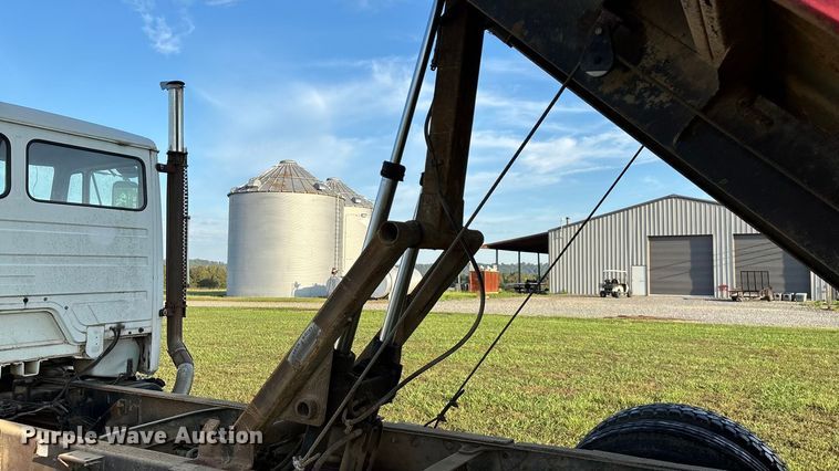 image for item ED2261 1996 Freightliner FL70 Business Class silage truck