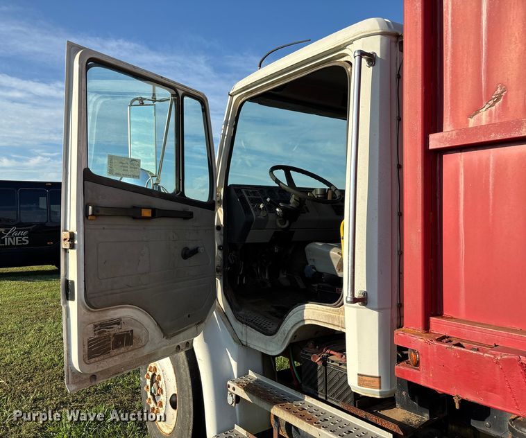 image for item ED2261 1996 Freightliner FL70 Business Class silage truck