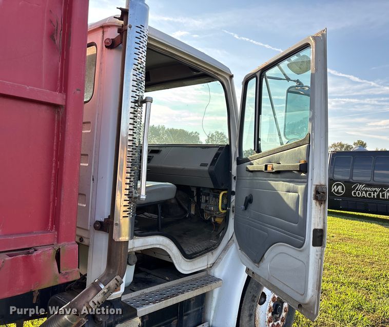 image for item ED2261 1996 Freightliner FL70 Business Class silage truck