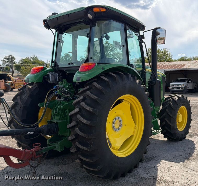 image for item ED5951 2022 John Deere 6105E MFWD tractor