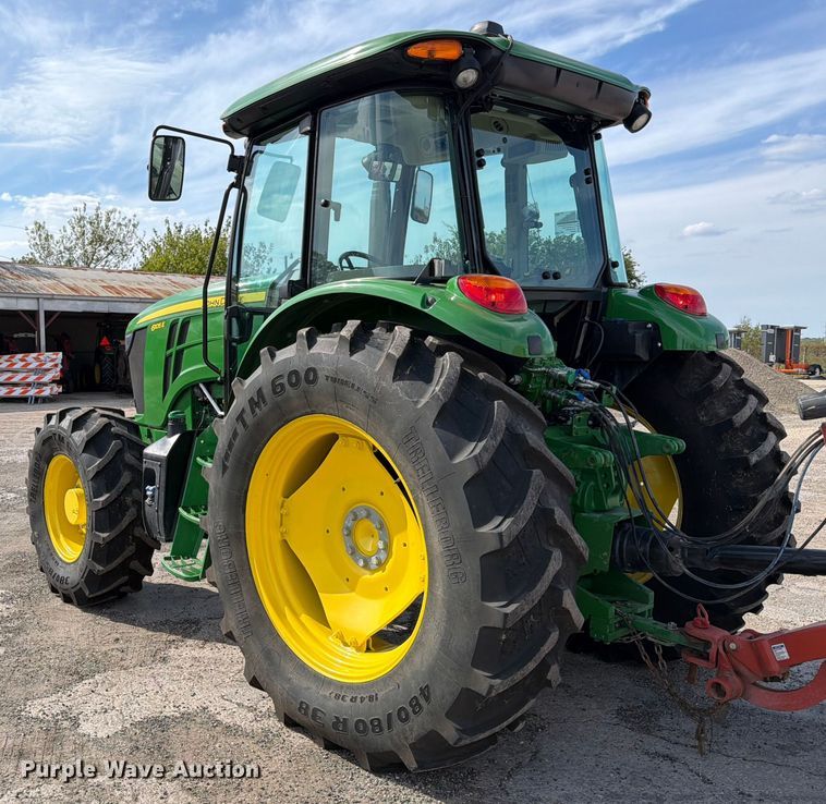 image for item ED5951 2022 John Deere 6105E MFWD tractor