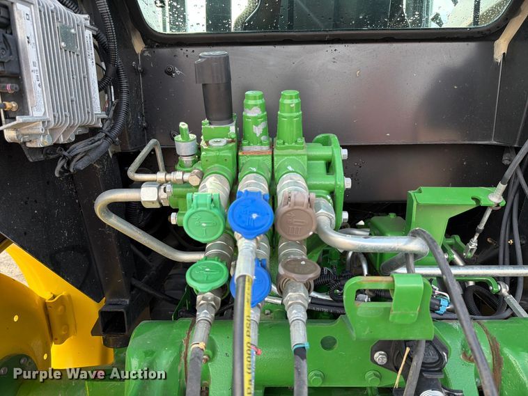 image for item ED5951 2022 John Deere 6105E MFWD tractor