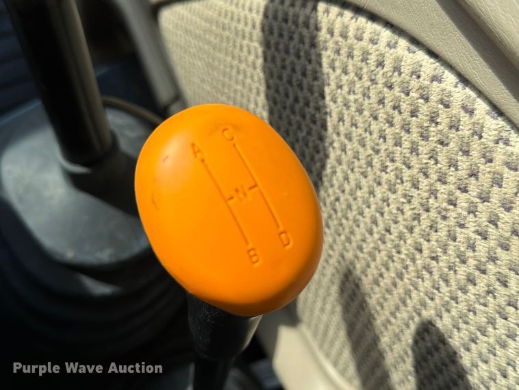 image for item ED5951 2022 John Deere 6105E MFWD tractor