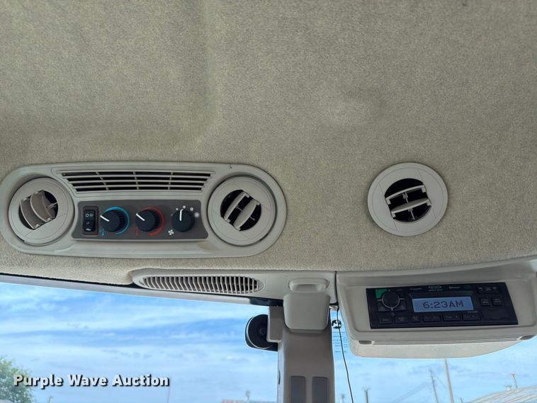 image for item ED5951 2022 John Deere 6105E MFWD tractor