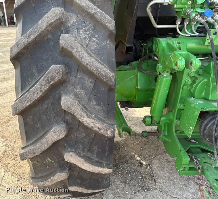 image for item ED5951 2022 John Deere 6105E MFWD tractor