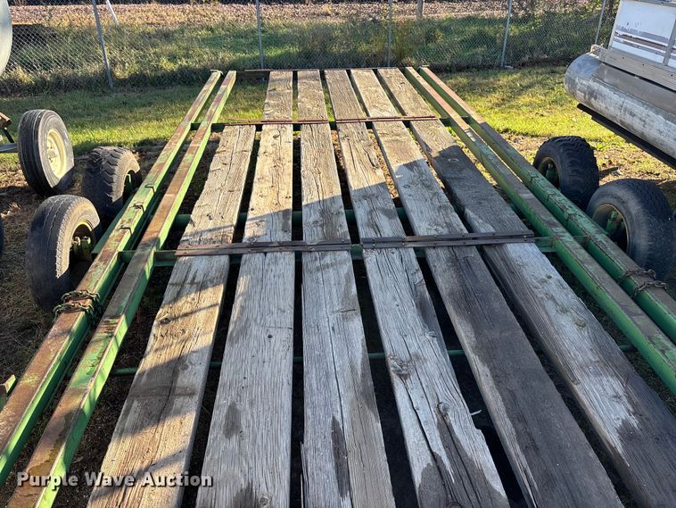 image for item EE4053 John Deere header trailer