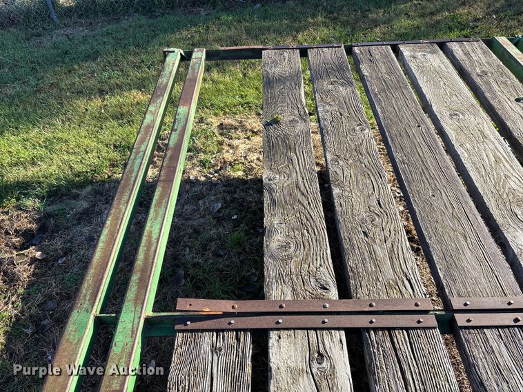 image for item EE4053 John Deere header trailer