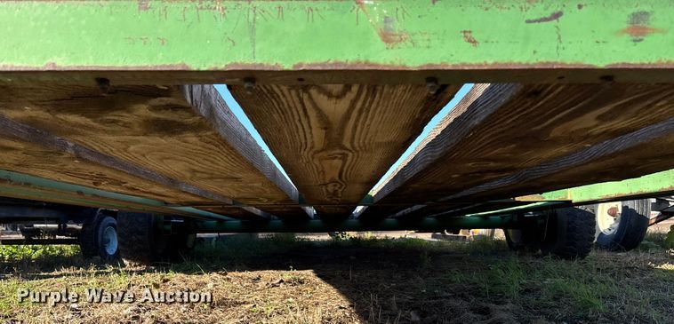 image for item EE4053 John Deere header trailer