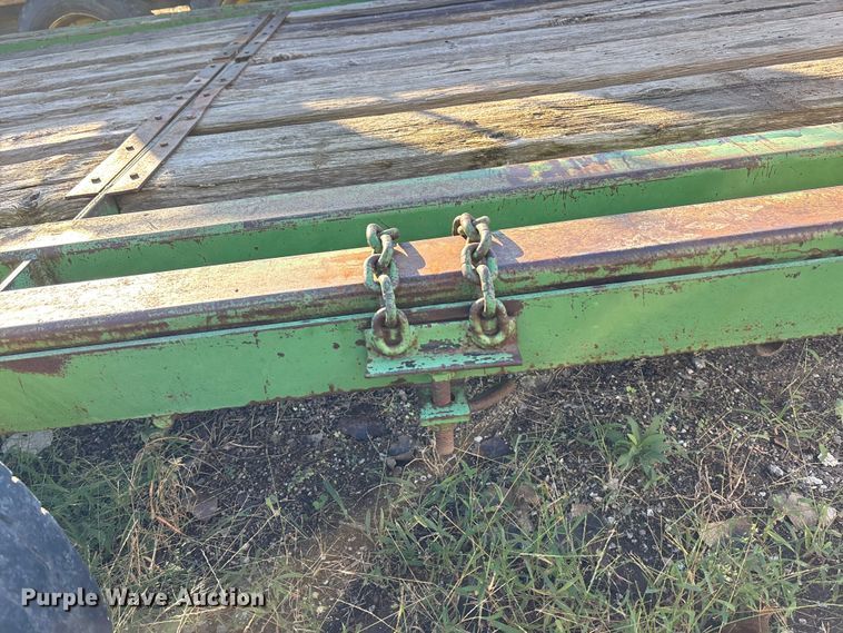 image for item EE4053 John Deere header trailer