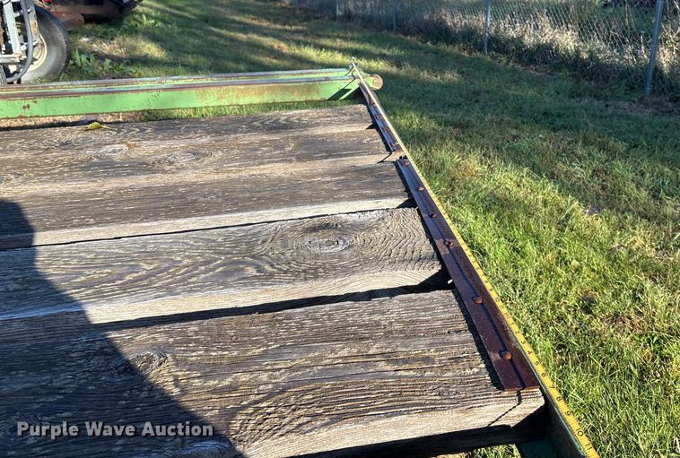 image for item EE4053 John Deere header trailer