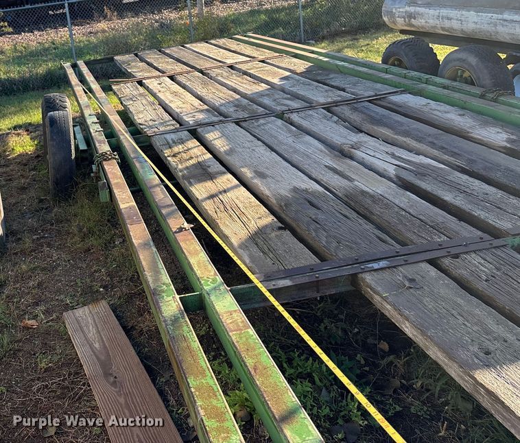 image for item EE4053 John Deere header trailer