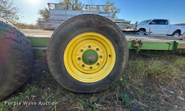 image for item EE4053 John Deere header trailer
